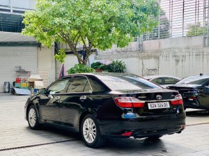 Toyota Camry 2017 - Màu đen, giá 609 triệu