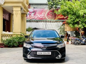 Toyota Camry 2017 - Màu đen, giá 609 triệu