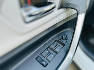 Toyota Veloz Cross 2023 - Giá bán 648 Triệu