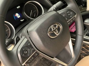 Toyota Camry 2022 - Giá 1,250 tỷ