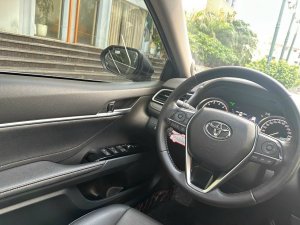 Toyota Camry 2020 - Giá 965 triệu