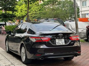 Toyota Camry 2020 - Giá 965 triệu
