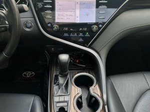 Toyota Camry 2020 - Giá 965 triệu