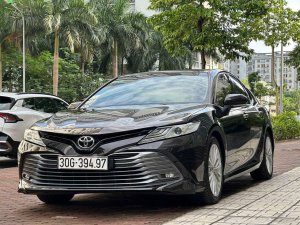 Toyota Camry 2020 - Giá 965 triệu