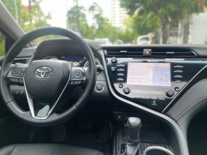 Toyota Camry 2020 - Màu đen