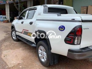 Toyota Hilux xe nắp thùng thấp camera đề nỏi sattop ghế da 2020 - xe nắp thùng thấp camera đề nỏi sattop ghế da