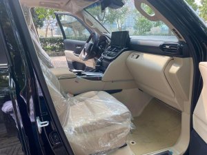 Toyota Land Cruiser LC300 2023 - Bán Toyota Land Cruiser 3.5 màu đen/ kem, sản xuất 2023, xe giao ngay.