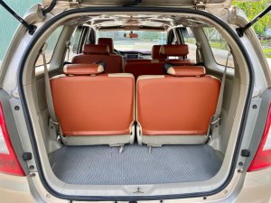 Toyota Innova 2.0 2014 - Bán xe Toyota 2014 xe màu vàng cát 2.0MT xe đẹp ít chạy có đăng ký kinh doanh.