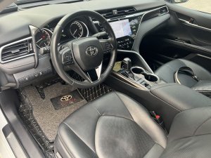 Toyota Camry 2020 - xe cá nhân 1 chủ từ mới 