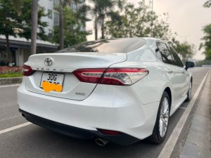 Toyota Camry 2020 - xe cá nhân 1 chủ từ mới 