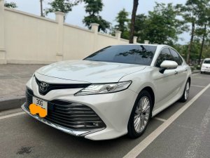 Toyota Camry 2020 - xe cá nhân 1 chủ từ mới 