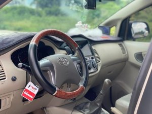 Toyota Innova 2.0E 2015 - Toyota Innova 2.0 E 2015 số sàn, màu xám