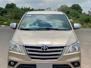 Toyota Innova 2.0E 2015 - Toyota Innova 2.0 E 2015 số sàn, màu xám