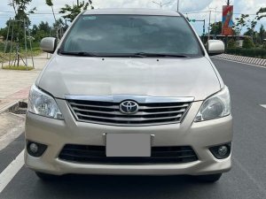 Toyota Innova 2.0E 2015 - Toyota Innova 2.0 E 2015 số sàn, màu xám