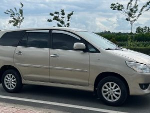 Toyota Innova 2.0E 2015 - Toyota Innova 2.0 E 2015 số sàn, màu xám