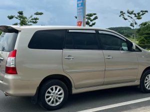Toyota Innova 2.0E 2015 - Toyota Innova 2.0 E 2015 số sàn, màu xám