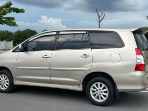 Toyota Innova 2.0E 2015 - Toyota Innova 2.0 E 2015 số sàn, màu xám