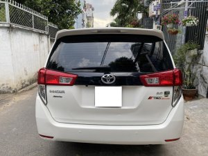 Toyota Innova 2.0E 2019 - Cần bán xe Toyota Innova 2019, số sàn, màu trắng.
