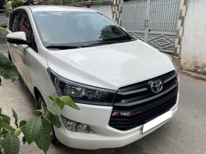 Toyota Innova 2.0E 2019 - Cần bán xe Toyota Innova 2019, số sàn, màu trắng.