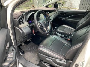 Toyota Innova 2.0E 2019 - Cần bán xe Toyota Innova 2019, số sàn, màu trắng.