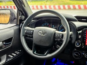 Toyota Hilux 2021 - Lăn bánh 70.000 Km