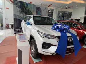 Toyota Fortuner 2023 - Xe có sẵn tại đại lý - chỉ còn 1 chiếc giao ngay