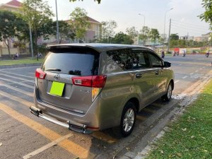 Toyota Innova 2.0G 2019 - Bán xe TOYOTA INNOVA 2019 số sàn, màu xám xe mua từ hàng ra