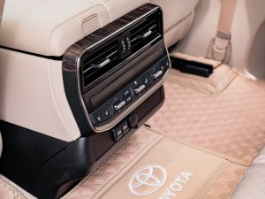 Toyota Land Cruiser 2021 - Tên cá nhân - biển Tp