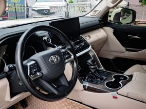 Toyota Land Cruiser 2021 - Tên cá nhân - biển Tp