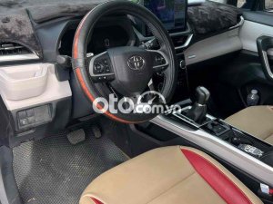 Toyota Veloz cần bán xe  7000km 2023 - cần bán xe veloz 7000km