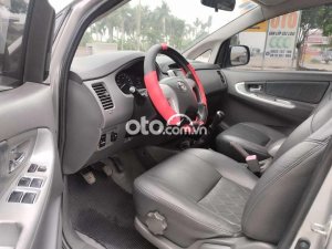 Toyota Innova  MT sản E xe gia đình sin không dịch vụ 2013 - Innova MT sản E xe gia đình sin không dịch vụ