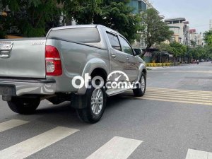 Toyota Hilux  Mt 2015 , 8vạn6 màu bạc nhâp Thái chinh chủ 2015 - hilux Mt 2015 , 8vạn6 màu bạc nhâp Thái chinh chủ