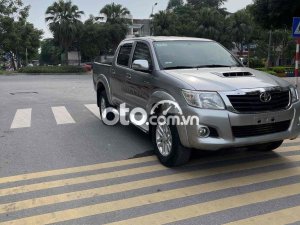 Toyota Hilux  Mt 2015 , 8vạn6 màu bạc nhâp Thái chinh chủ 2015 - hilux Mt 2015 , 8vạn6 màu bạc nhâp Thái chinh chủ