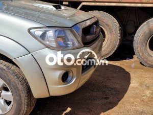 Toyota Hilux Cần bán xe  nhiw hình 2011 - Cần bán xe hilux nhiw hình