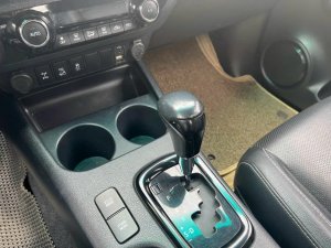 Toyota Hilux 2018 - Xe đẹp máy móc keo chỉ gầm bệ nguyên bản