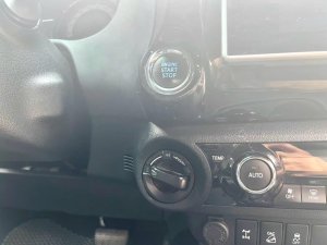 Toyota Hilux 2018 - Xe đẹp máy móc keo chỉ gầm bệ nguyên bản