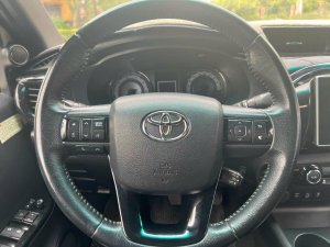 Toyota Hilux 2018 - Xe đẹp máy móc keo chỉ gầm bệ nguyên bản