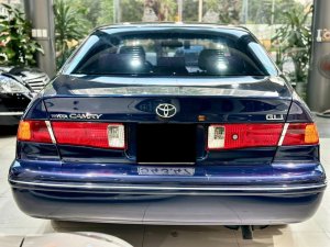 Toyota Camry 2001 - Bán Toyota Camry GLi 2001 máy 2.2 số sàn đẹp xuất sắc