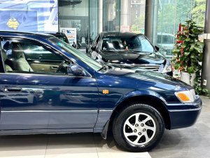 Toyota Camry 2001 - Bán Toyota Camry GLi 2001 máy 2.2 số sàn đẹp xuất sắc