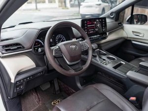 Toyota Sienna 2021 - Số tự động