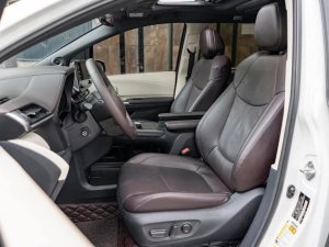 Toyota Sienna 2021 - Số tự động