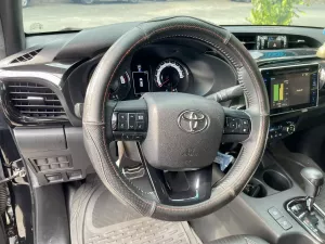 Toyota Hilux AT 2 cầu 4x4 2019 - Bán xe Toyota Hilux AT 2 cầu 4x4 đời 2019, màu đen, giá chỉ 698 triệu
