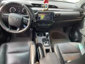 Toyota Hilux AT 2 cầu 4x4 2019 - Bán xe Toyota Hilux AT 2 cầu 4x4 đời 2019, màu đen, giá chỉ 698 triệu