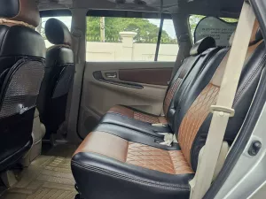 Toyota Innova 2.0E 2015 - Cần bán Toyota Innova 2.0E năm 2015, màu bạc, giá chỉ 355 triệu