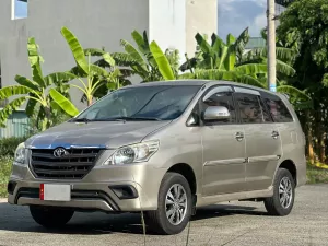 Toyota Innova 2.0 E 2015 - 🇯🇵 𝗧𝗼𝘆𝗼𝘁𝗮 𝗜𝗻𝗻𝗼𝘃𝗮 𝟮.𝟬𝗘 𝗠𝗧 - 𝗠𝗣𝗩 𝟴 𝗰𝗵𝗼̂̃ 𝗿𝗼̣̂𝗻𝗴 𝗿𝗮̃𝗶 𝗻𝗵𝗮̂́𝘁 𝗽𝗵𝗮̂𝗻 𝗸𝗵𝘂́𝗰 ✅ 