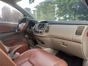 Toyota Innova 2.0 E 2015 - 🇯🇵 𝗧𝗼𝘆𝗼𝘁𝗮 𝗜𝗻𝗻𝗼𝘃𝗮 𝟮.𝟬𝗘 𝗠𝗧 - 𝗠𝗣𝗩 𝟴 𝗰𝗵𝗼̂̃ 𝗿𝗼̣̂𝗻𝗴 𝗿𝗮̃𝗶 𝗻𝗵𝗮̂́𝘁 𝗽𝗵𝗮̂𝗻 𝗸𝗵𝘂́𝗰 ✅ 