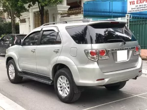 Toyota Fortuner 2.7V 4x2 AT 2015 - Bán Toyota Fortuner 2.7V 4x2 AT đời 2015, màu bạc, 460tr