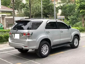 Toyota Fortuner 2.7V 4x2 AT 2015 - Bán Toyota Fortuner 2.7V 4x2 AT đời 2015, màu bạc, 470tr