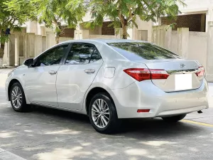 Toyota Corolla Altis 1.8G AT 2017 - Bán xe Toyota Corolla Altis 1.8G AT đời 2017, màu bạc