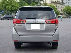 Toyota Innova 2.0E 2019 - Cần bán xe Toyota Innova 2.0E đời 2019, màu bạc